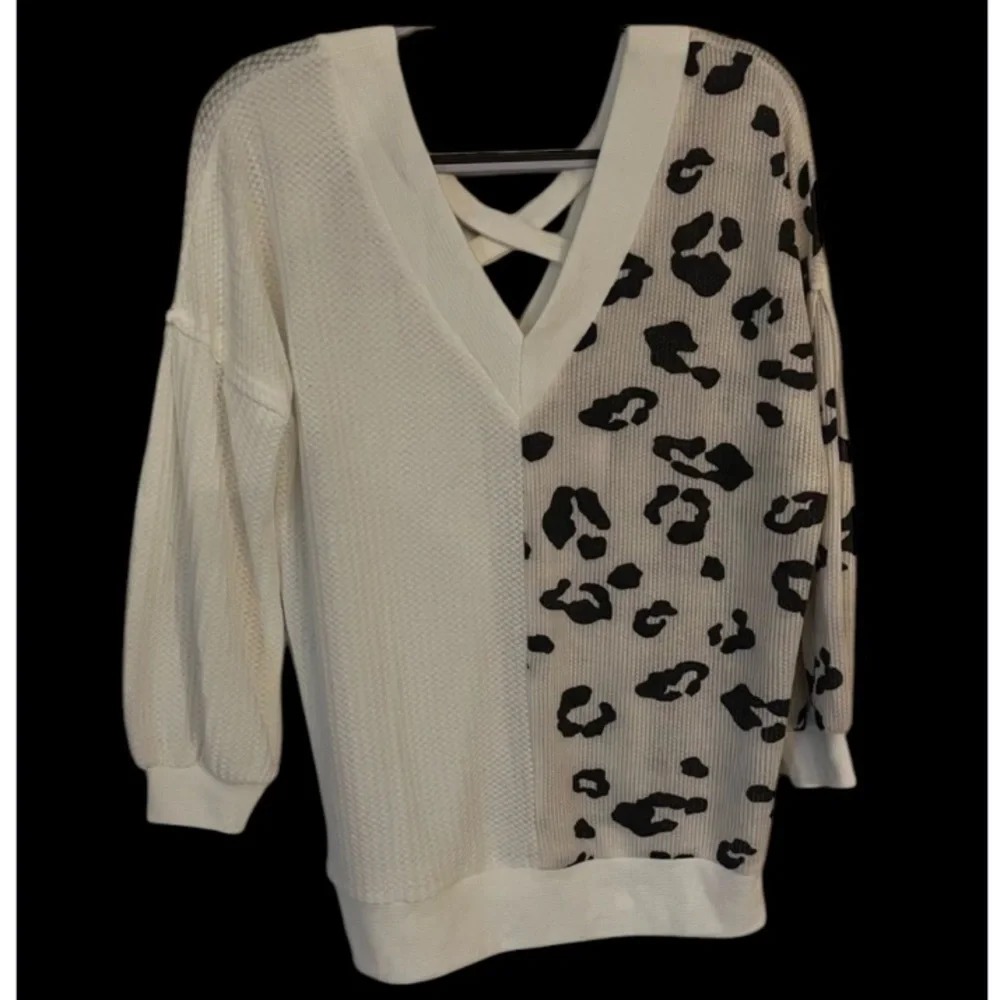 NEW Women Small Shirt Long Sleeve V Neck Leopard Cream Pullover Loose Top Shirt​ - Picture 2 of 5